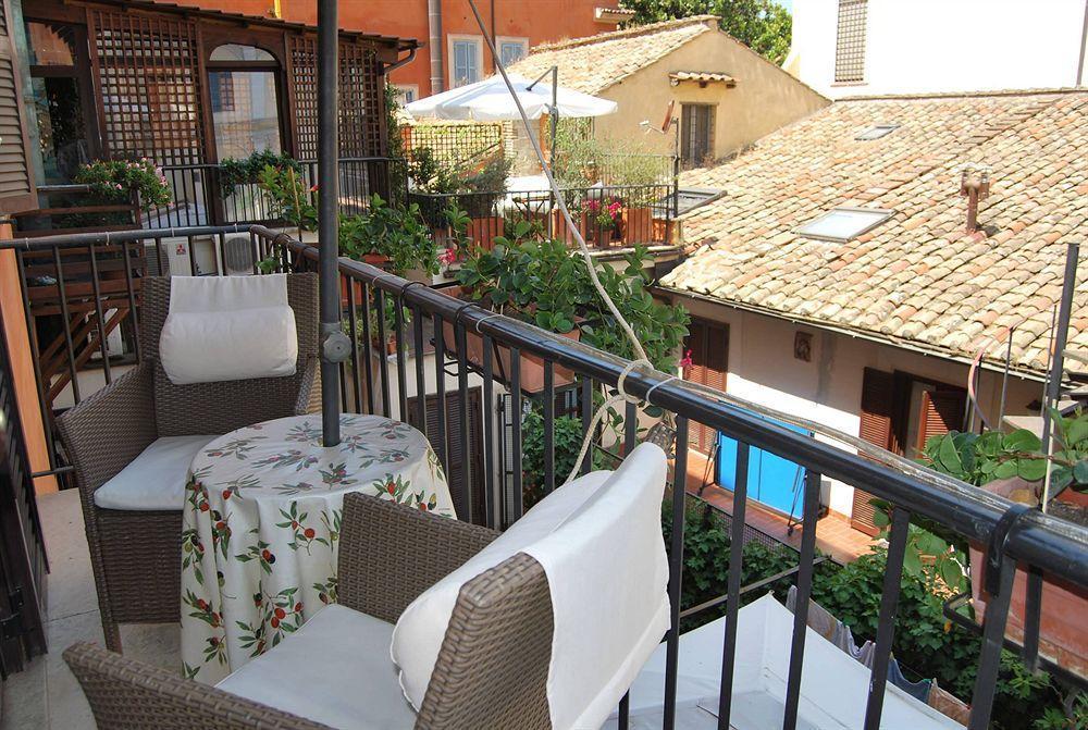 Pettinary Village Couette-café Rome